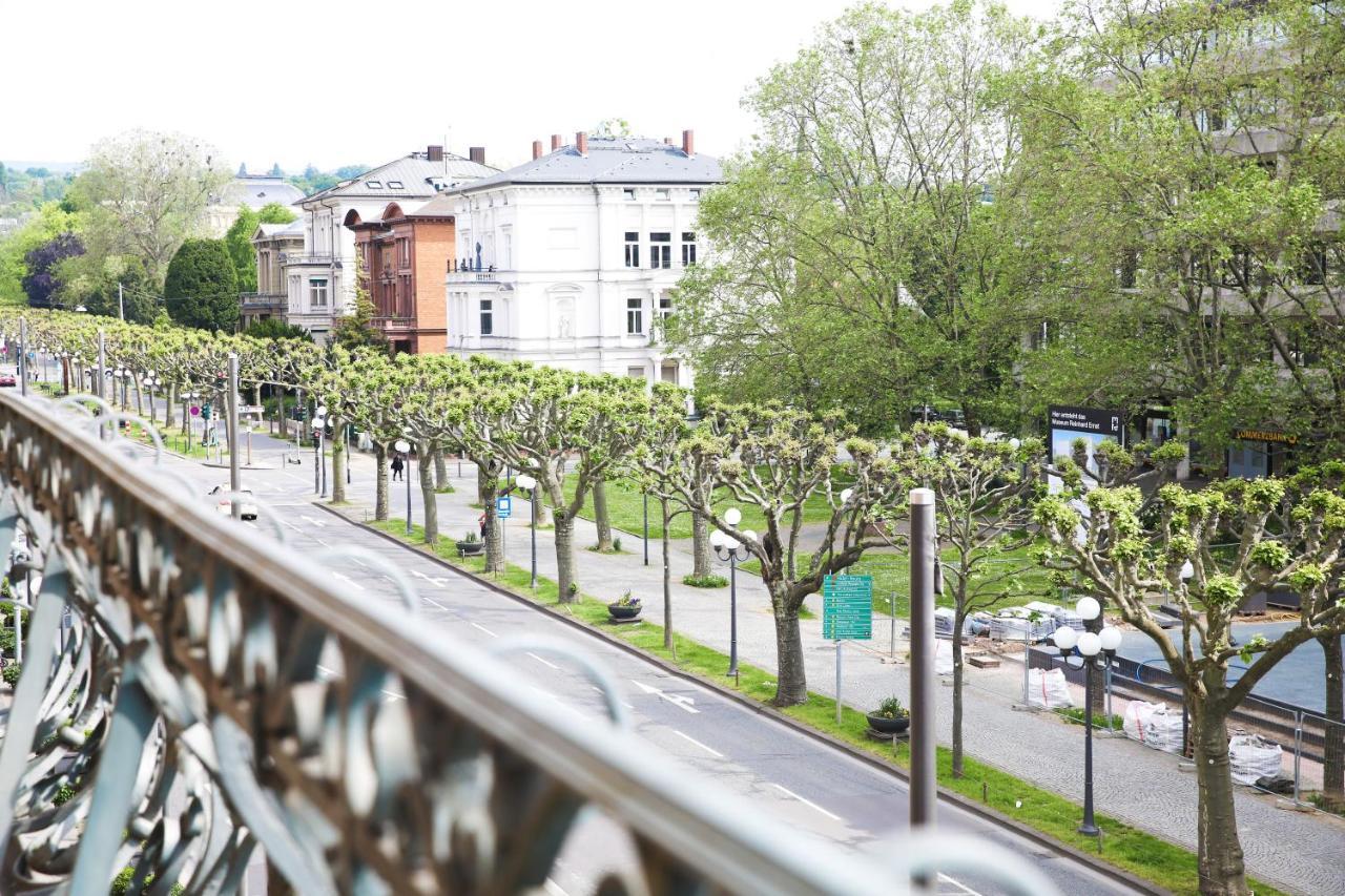 Palais Passy~Design Suite Mit Ausblick Im Zentrum Βιζμπάντεν Εξωτερικό φωτογραφία
